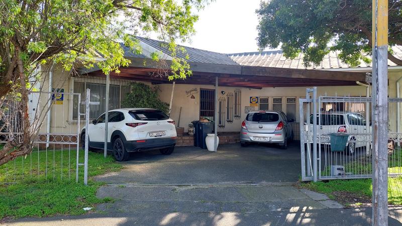 4 Bedroom Property for Sale in Chrismar Western Cape